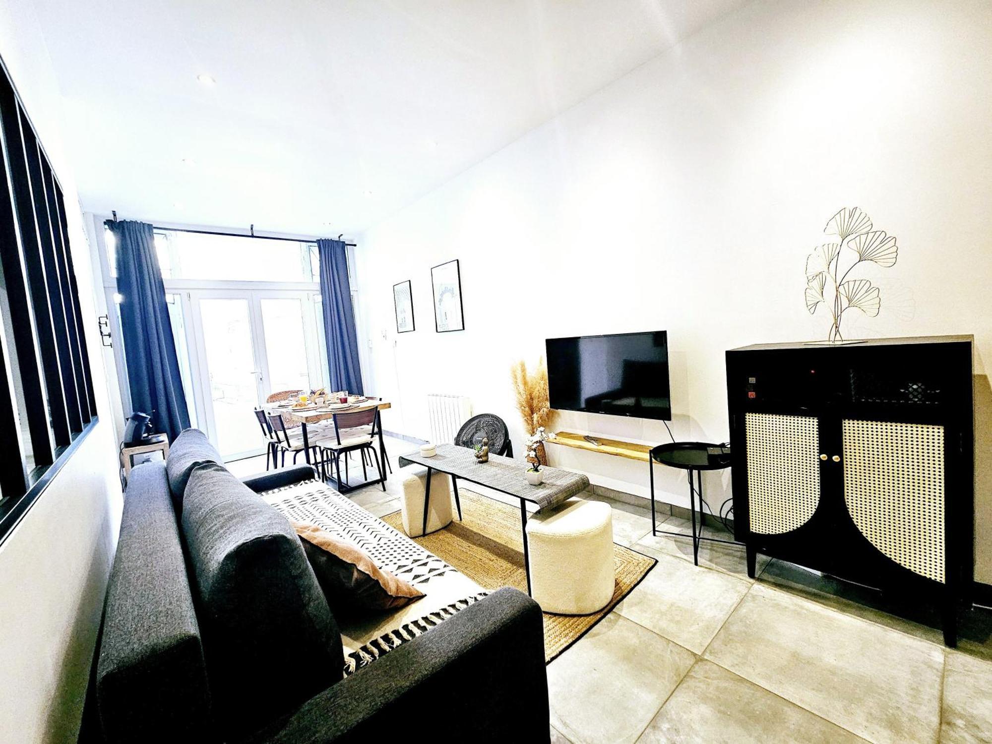 Refuge Urbain - Ideal Pro, Familles & Amis - Le Calme En Hypercentre - Wifi Haut Debit - Netflix - Machine A Laver - Gare, Cathedrale, Commerces, Restaurants & Transports En Commun A Moins De 10 Minutes A Pied Reims Exterior foto