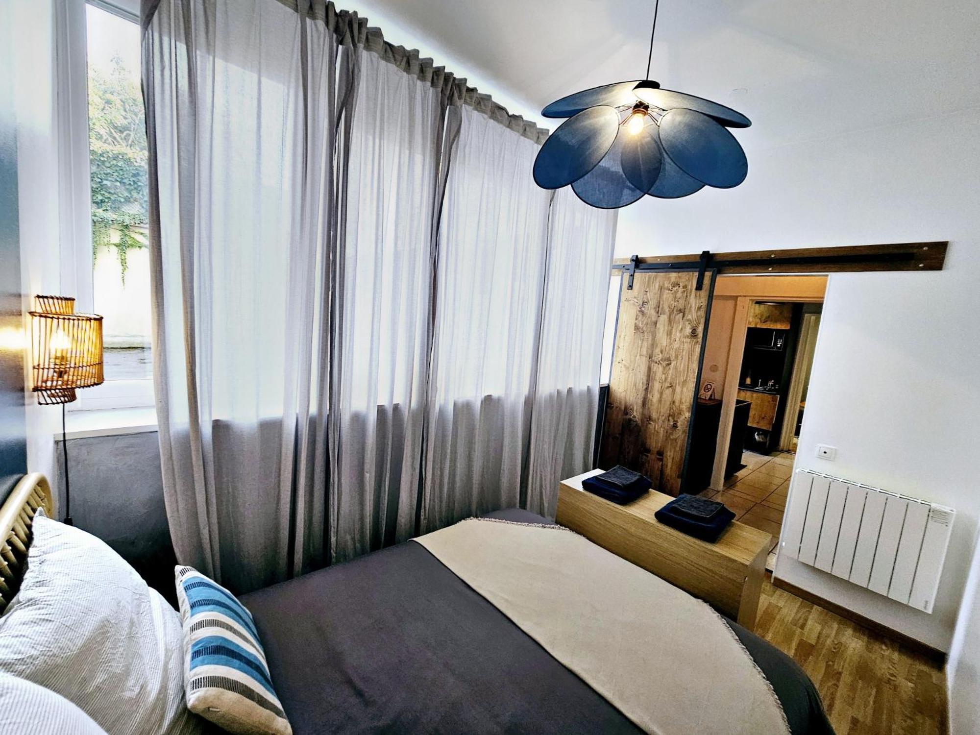 Refuge Urbain - Ideal Pro, Familles & Amis - Le Calme En Hypercentre - Wifi Haut Debit - Netflix - Machine A Laver - Gare, Cathedrale, Commerces, Restaurants & Transports En Commun A Moins De 10 Minutes A Pied Reims Exterior foto